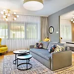 Ferreus Modern Art Deco Hotel 5*