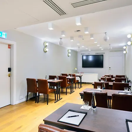 Ferreus Modern Art Deco