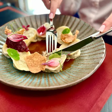 Ferreus Modern Art Deco Hotel