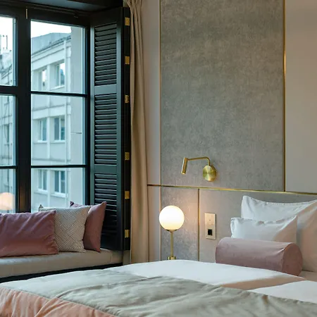 Ferreus Modern Art Deco Hotel