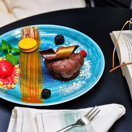 Ferreus Modern Art Deco Hotel 5*