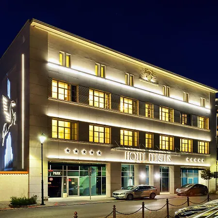 Отель Ferreus Modern Art Deco 5*