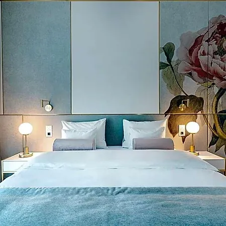 Ferreus Modern Art Deco Hotel