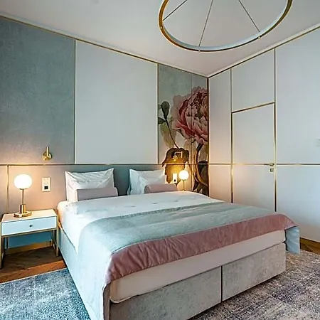 Ferreus Modern Art Deco 5*