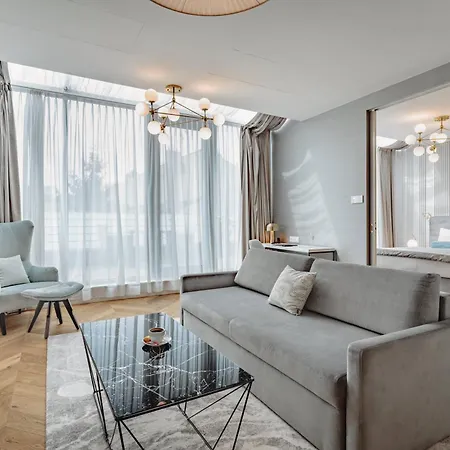 Ferreus Modern Art Deco 5*