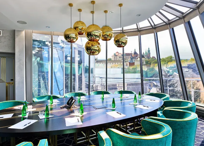 Ferreus Modern Art Deco Hotel 5*