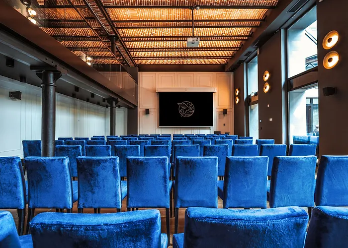 Ferreus Modern Art Deco Hotel