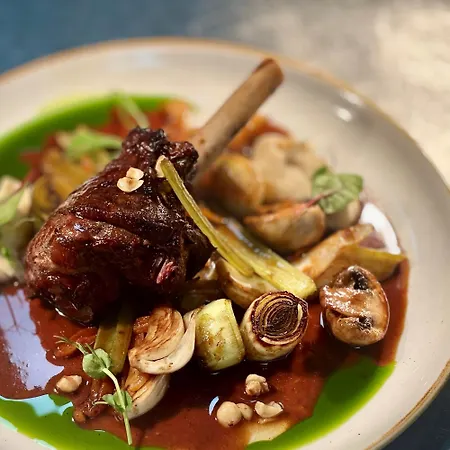 Ferreus Modern Art Deco