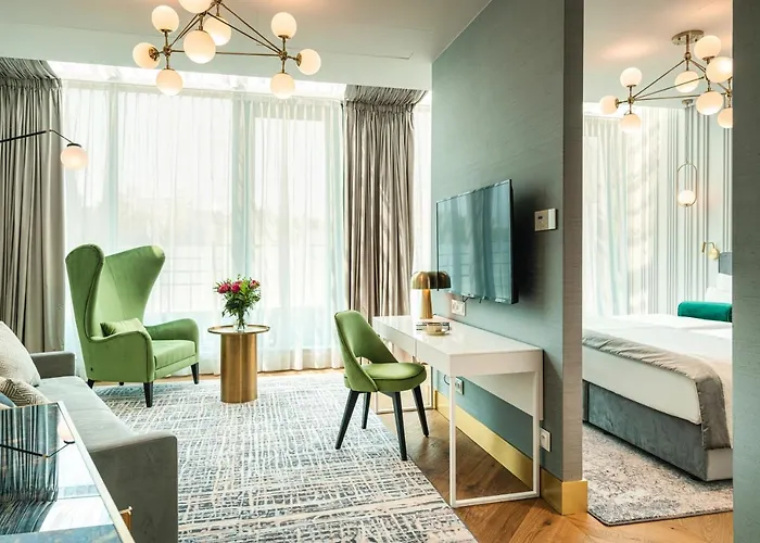 Ferreus Modern Art Deco Hotel 5*